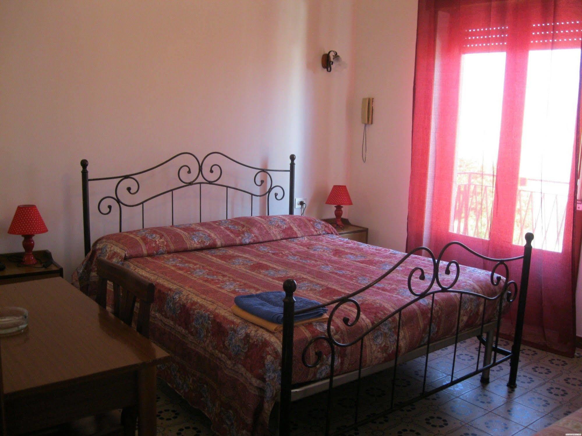 Hotel California Milazzo Exteriér fotografie