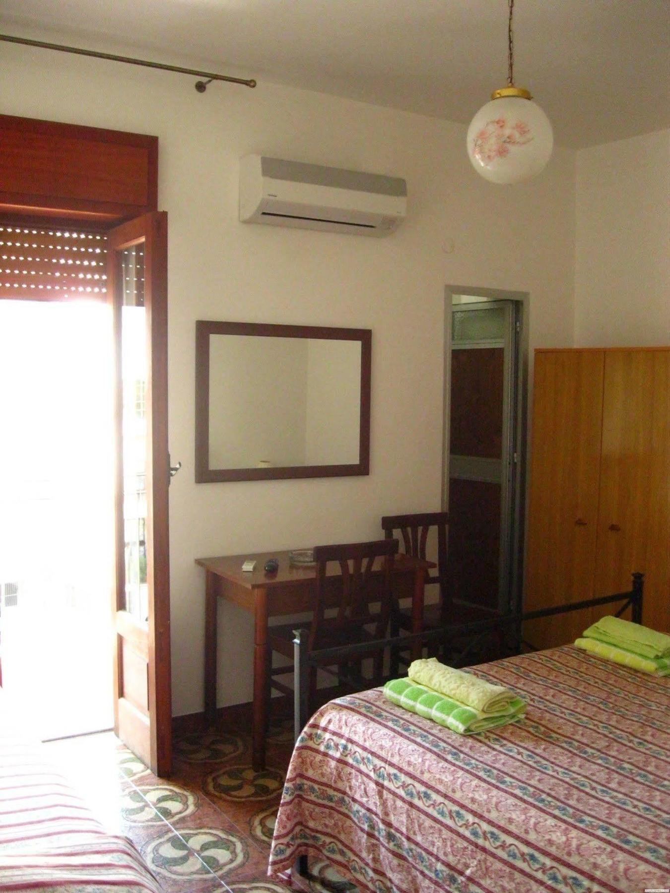 Hotel California Milazzo Exteriér fotografie
