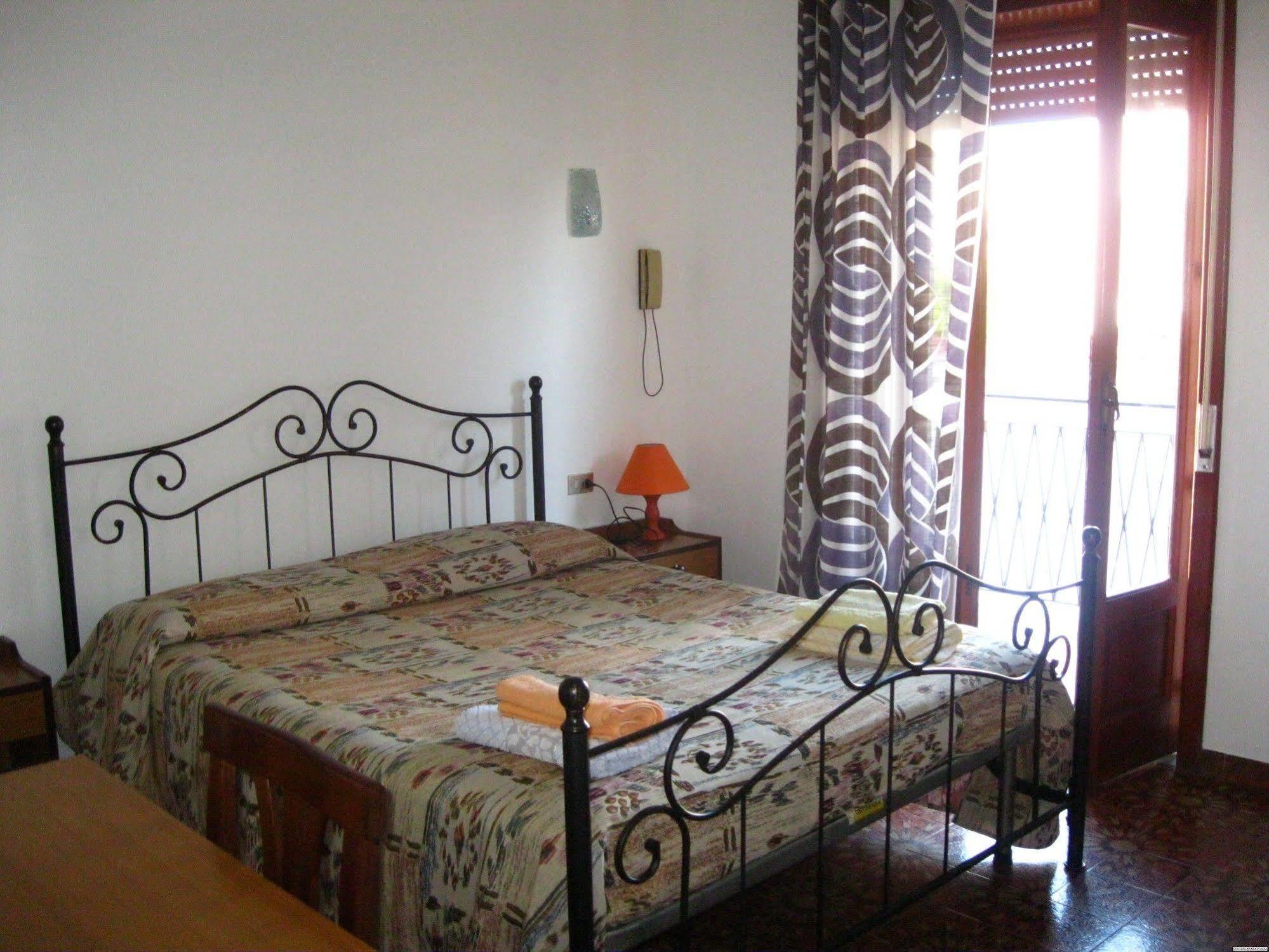 Hotel California Milazzo Exteriér fotografie